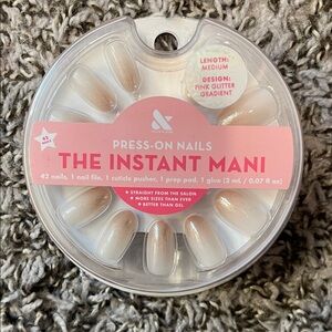 The Instant Mani Press-On Nails - Pink Glitter Gradient